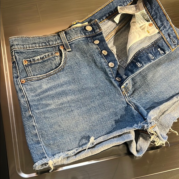 Levi's Ribcage Short - Picture 2 of 7